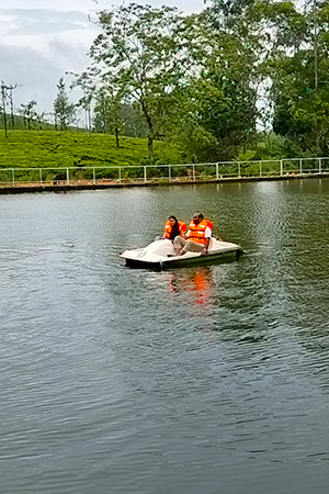 Valparai Boat House – Scenic Lake Boating Boating experience at Valparai boat house